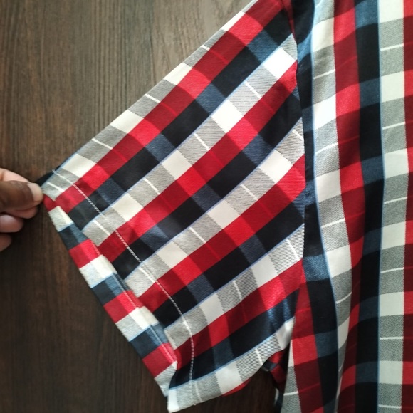 🔵Silky Satin Shirt for Men (Sleepwear) - Picture 8 of 12